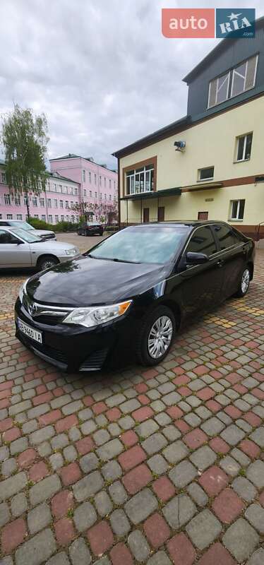 Седан Toyota Camry 2013 в Вінниці