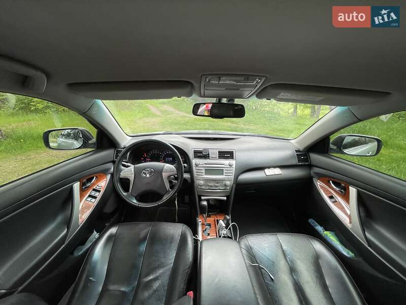 Седан Toyota Camry 2009 в Виннице