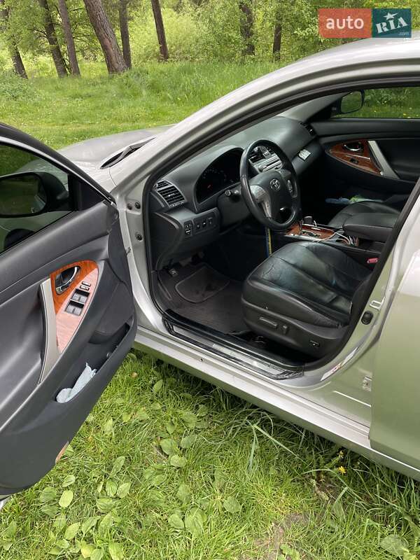 Седан Toyota Camry 2009 в Виннице