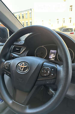 Седан Toyota Camry 2016 в 