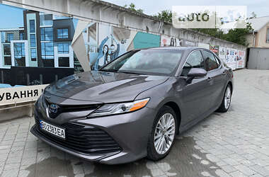 Седан Toyota Camry 2020 в Тернополе