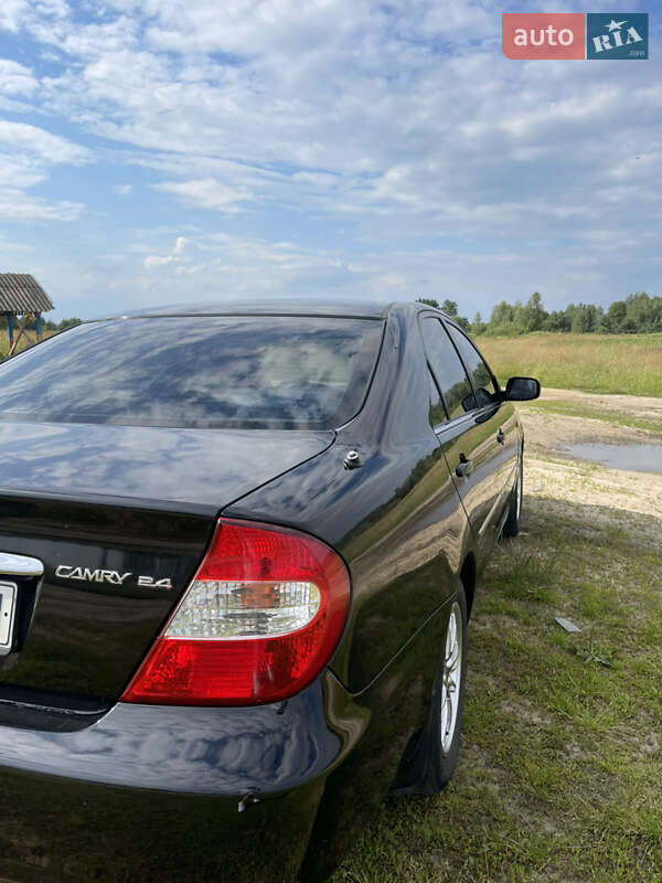 Седан Toyota Camry 2004 в Ровно