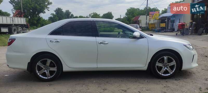 Седан Toyota Camry 2015 в Полтаві