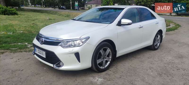 Седан Toyota Camry 2015 в Полтаві