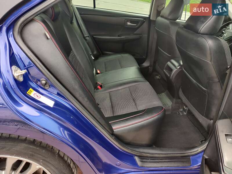 Седан Toyota Camry 2014 в Тернополе