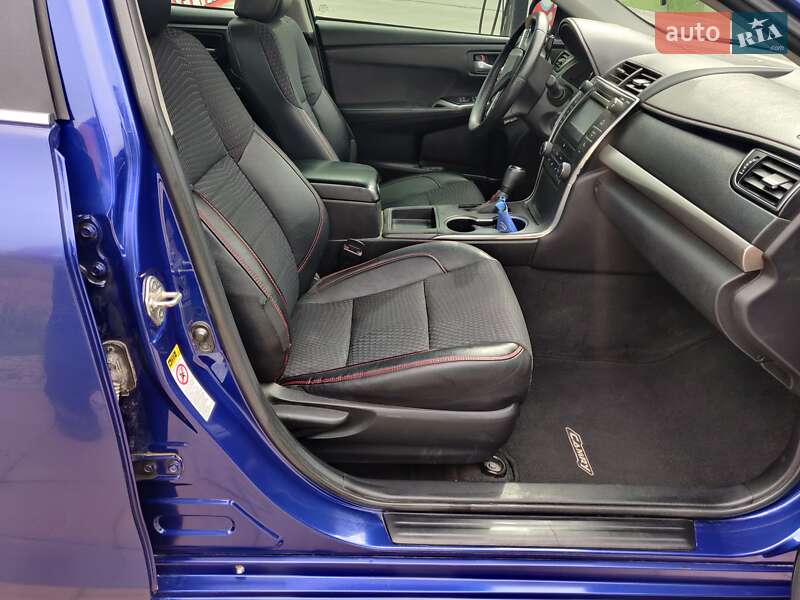 Седан Toyota Camry 2014 в Тернополе