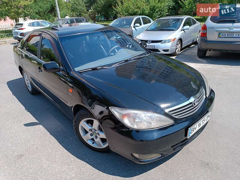 Седан Toyota Camry 2003 в Киеве