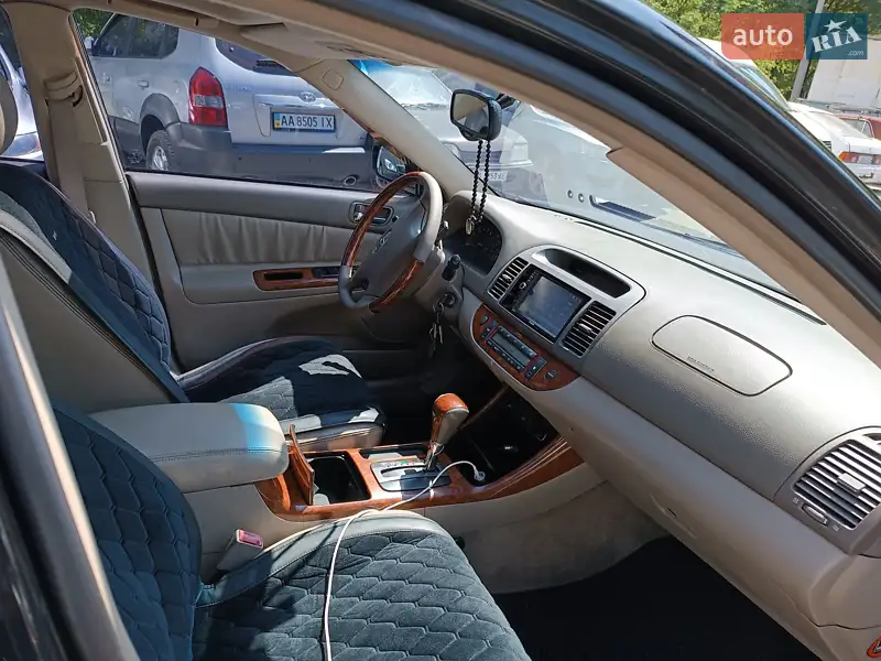Седан Toyota Camry 2003 в 