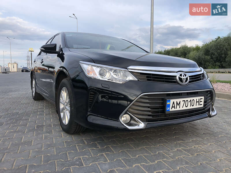 Седан Toyota Camry 2014 в Житомирі