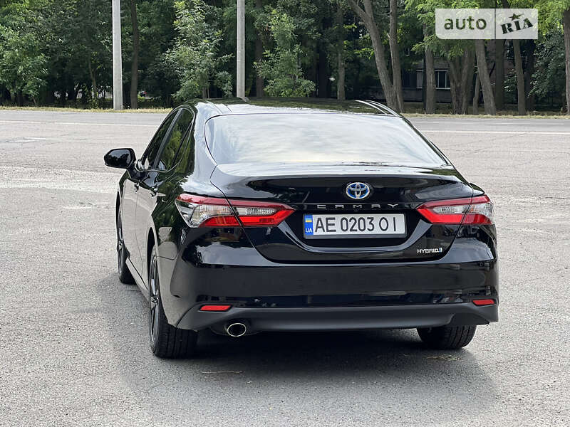 Седан Toyota Camry 2022 в Дніпрі