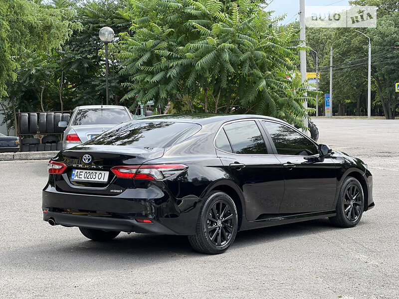 Седан Toyota Camry 2022 в Дніпрі