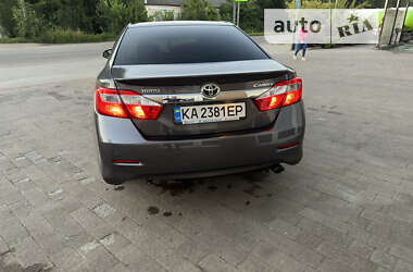 Седан Toyota Camry 2013 в Стрые