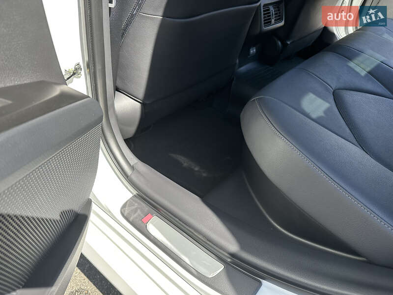 Седан Toyota Camry 2022 в Києві