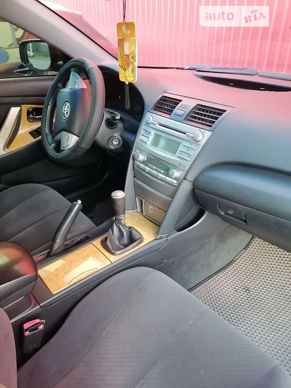 Седан Toyota Camry 2006 в Сумах