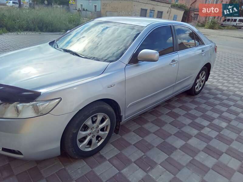 Седан Toyota Camry 2008 в Виннице