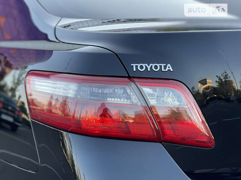 Седан Toyota Camry 2006 в Киеве