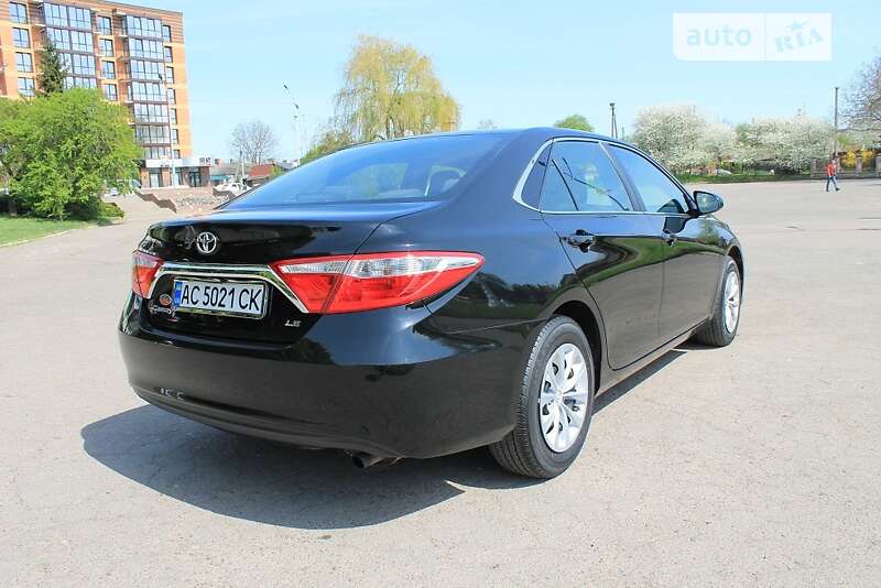 Седан Toyota Camry 2015 в Владимире