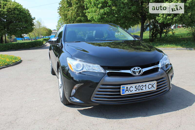 Седан Toyota Camry 2015 в Владимире