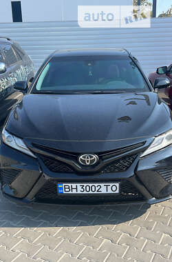 Седан Toyota Camry 2017 в Днепре