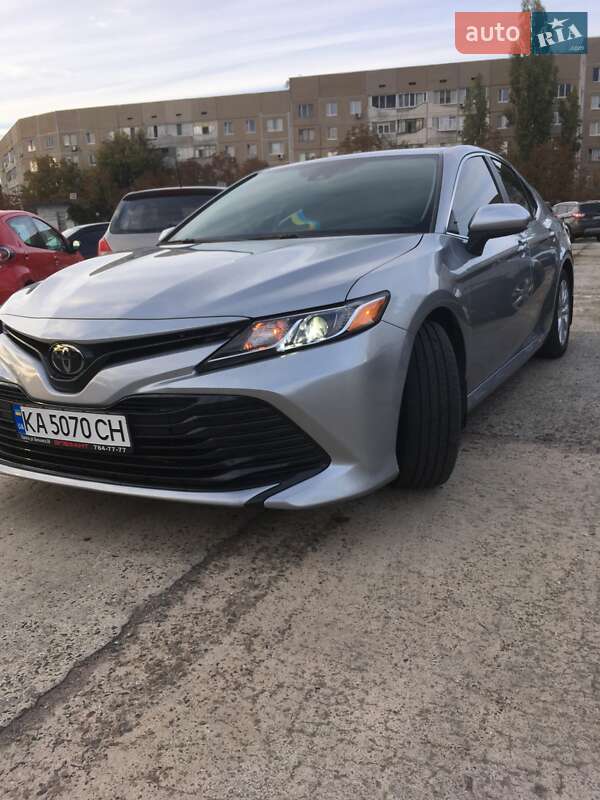 Седан Toyota Camry 2019 в Миколаєві