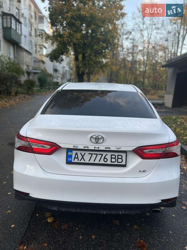 Седан Toyota Camry 2019 в Харкові