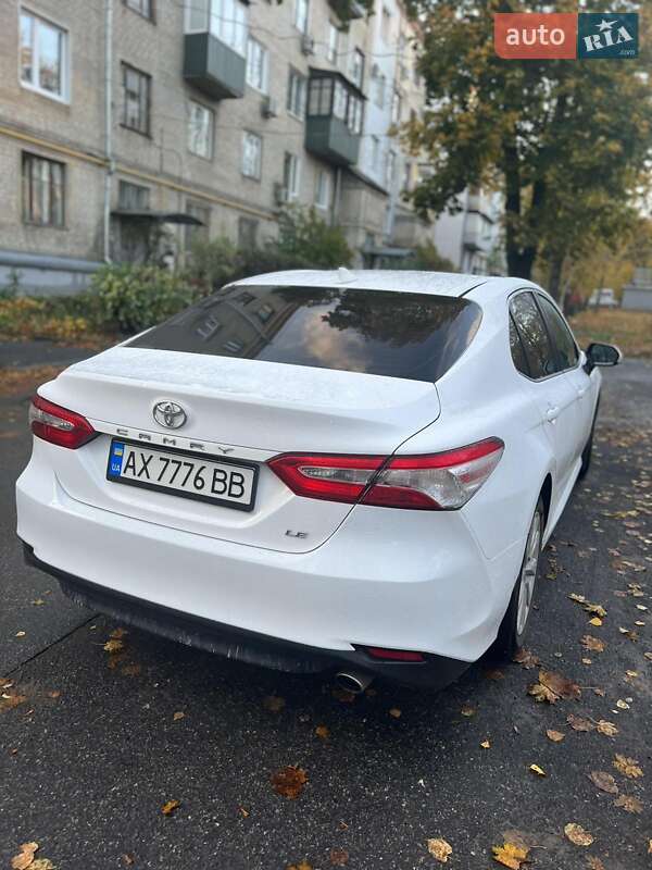 Седан Toyota Camry 2019 в Харкові