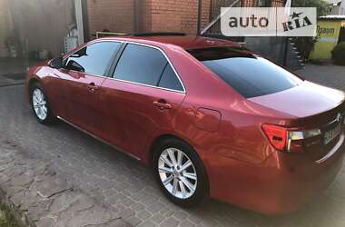 Седан Toyota Camry 2014 в Києві