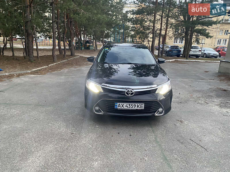 Toyota Camry 2016