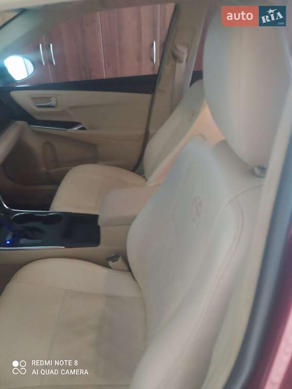 Седан Toyota Camry 2017 в Днепре