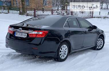 Седан Toyota Camry 2013 в Тернополі