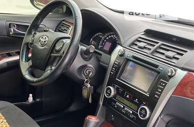 Седан Toyota Camry 2013 в Тернополі