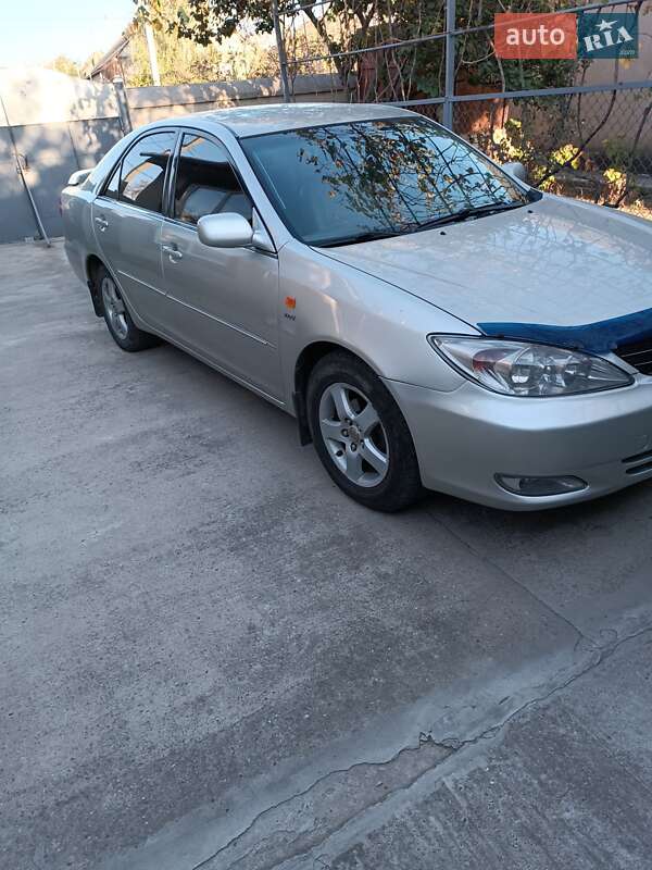 Toyota Camry 2004