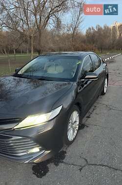 Седан Toyota Camry 2019 в 