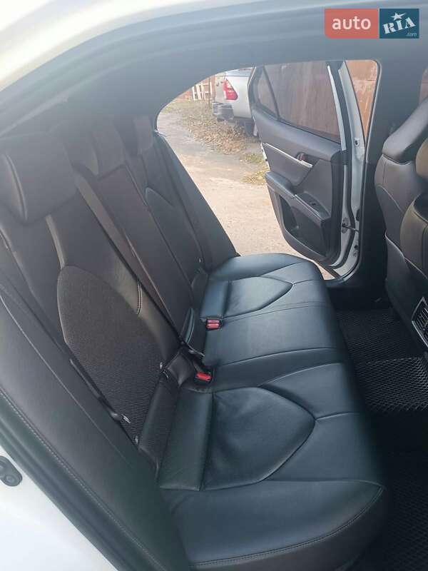 Седан Toyota Camry 2021 в Львове