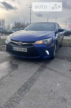 Седан Toyota Camry 2015 в Киеве