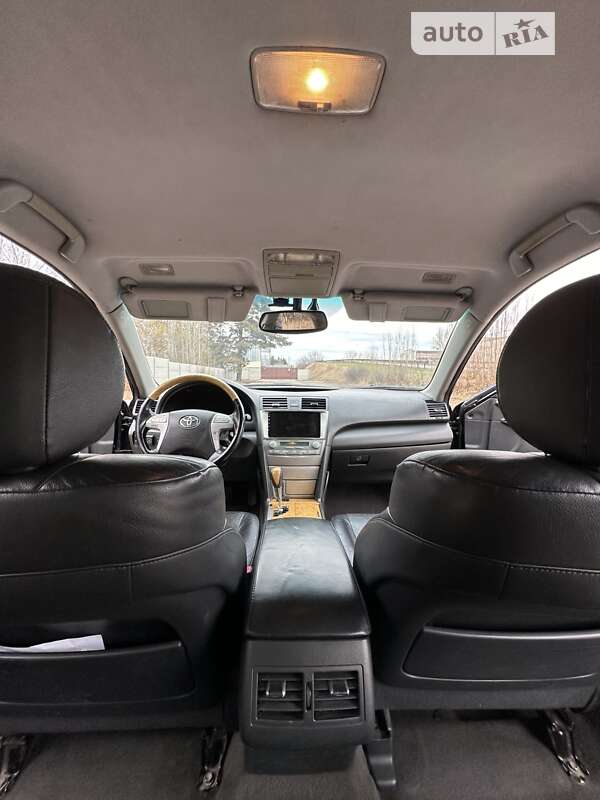 Седан Toyota Camry 2006 в Зміїві