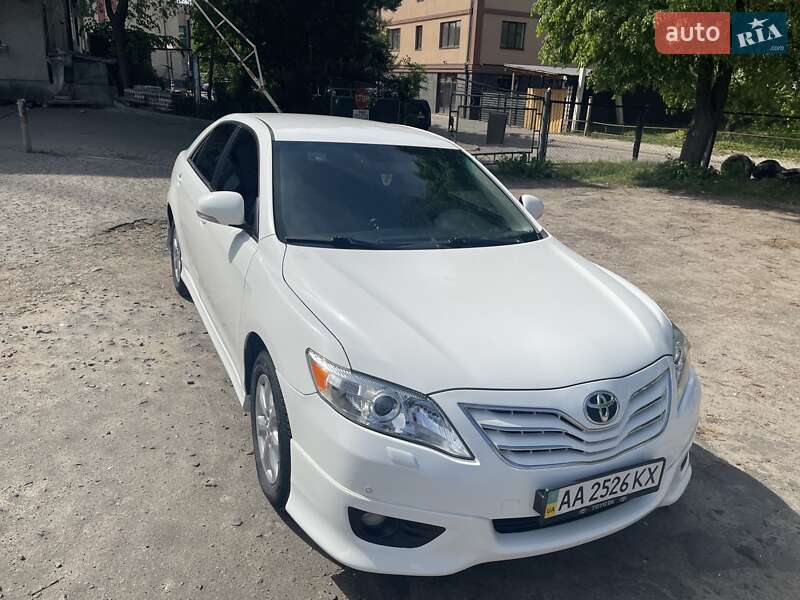 Седан Toyota Camry 2009 в 