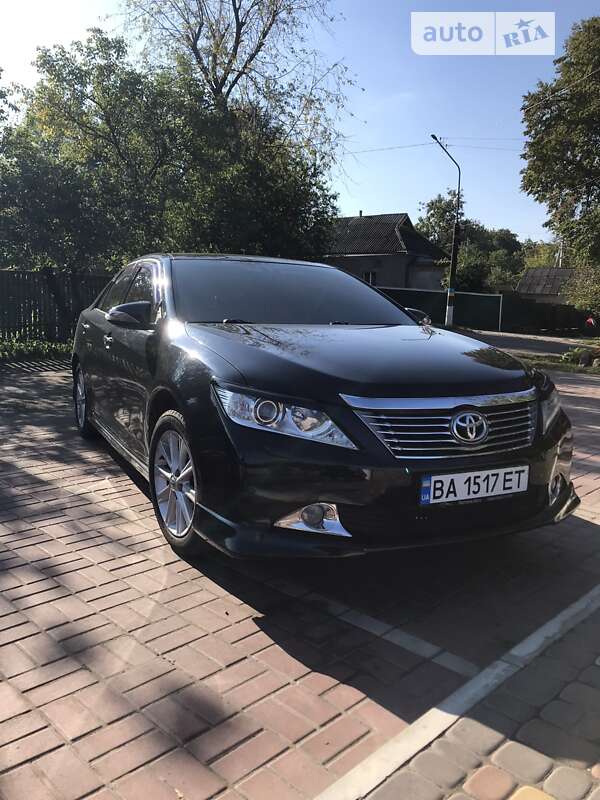 Седан Toyota Camry 2013 в Кропивницком