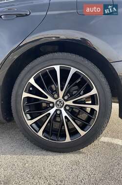 Седан Toyota Camry 2017 в 