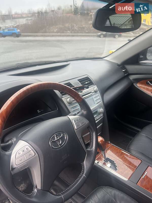 Седан Toyota Camry 2008 в Умані