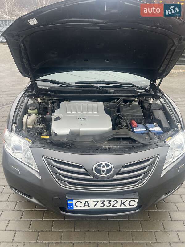 Седан Toyota Camry 2008 в Умані