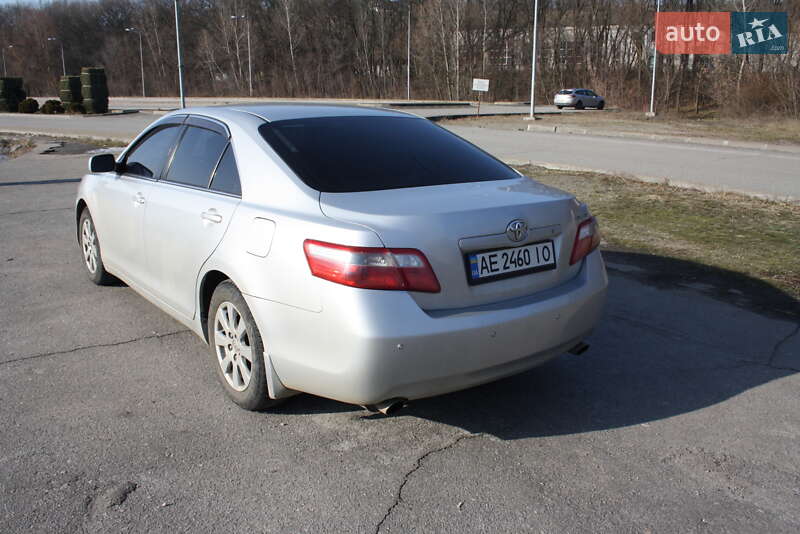Седан Toyota Camry 2006 в Днепре