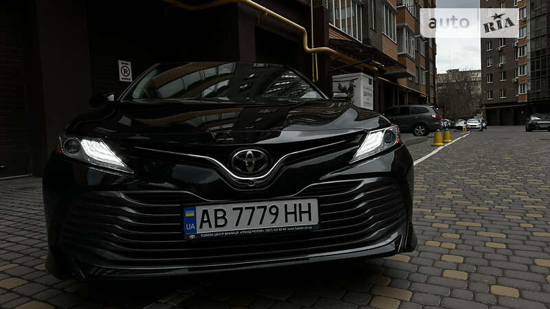 Седан Toyota Camry 2017 в Вінниці