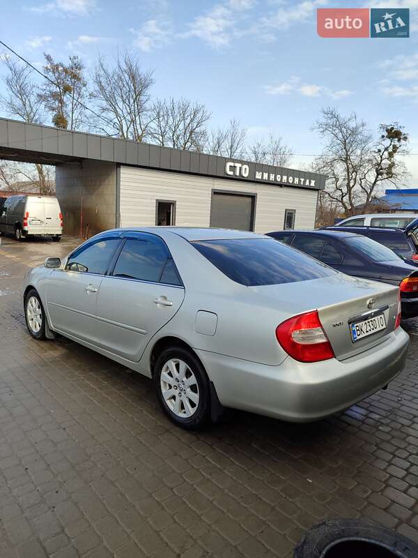 Седан Toyota Camry 2004 в Рокитном