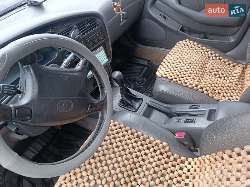 Седан Toyota Camry 1994 в Доманевке