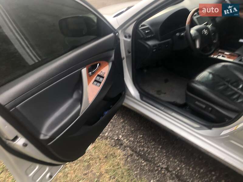 Седан Toyota Camry 2007 в Глобиному