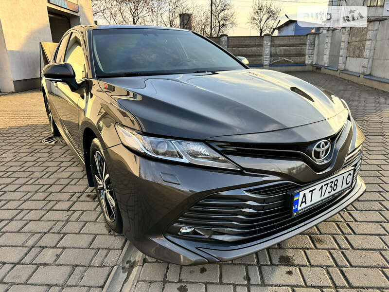 Седан Toyota Camry 2020 в Ивано-Франковске