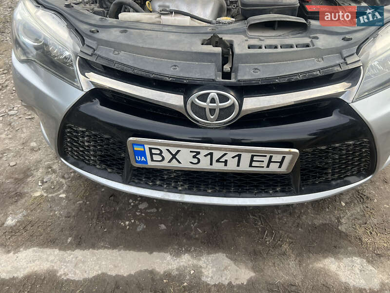 Седан Toyota Camry 2015 в Хмельницькому