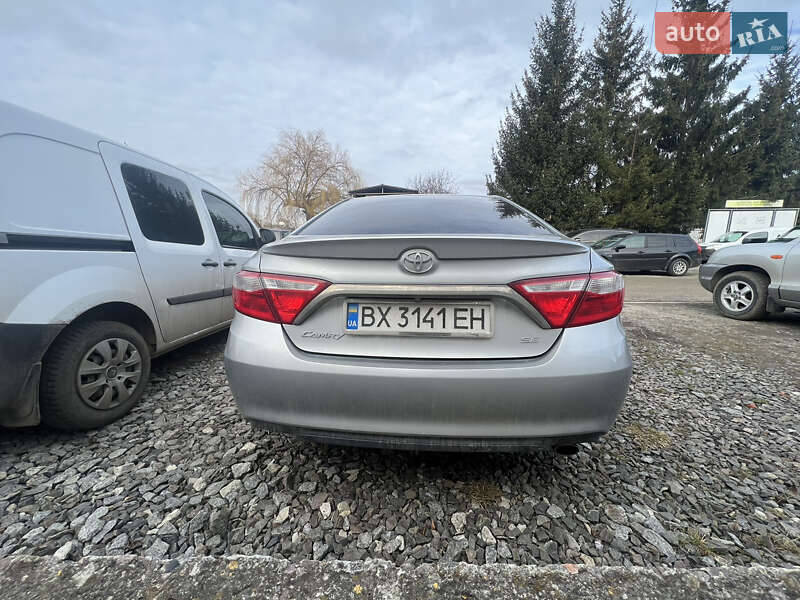 Седан Toyota Camry 2015 в Хмельницькому