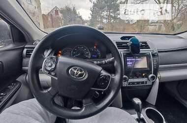 Седан Toyota Camry 2014 в Львове